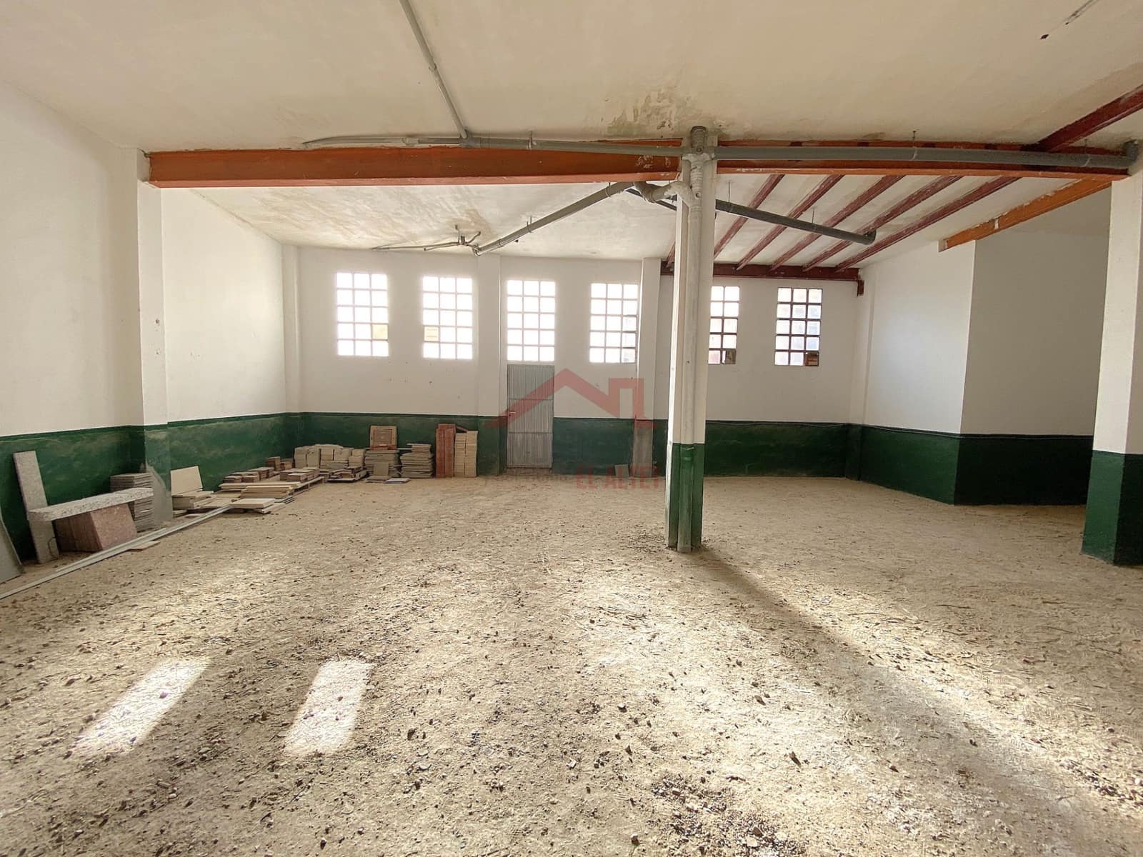 Erhverv til salg i Elche / Elx - € 125.000 (Ref: 8949767)