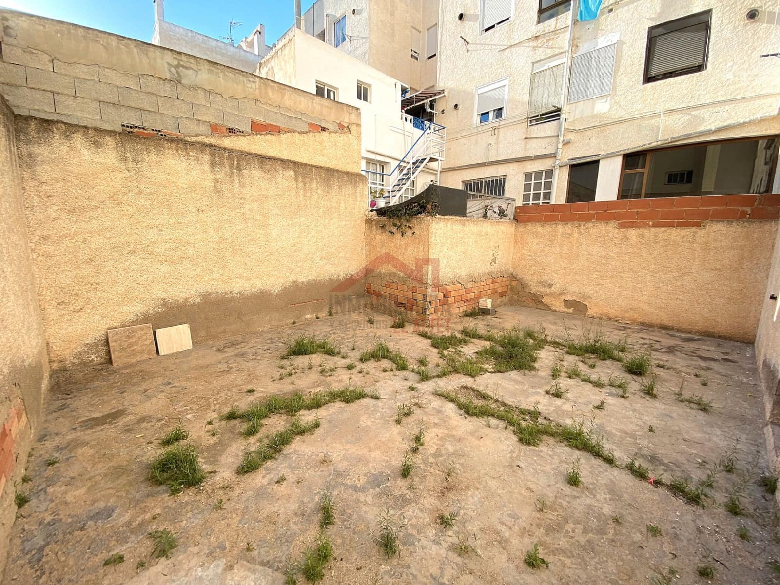 Erhverv til salg i Elche / Elx - € 125.000 (Ref: 8949767)