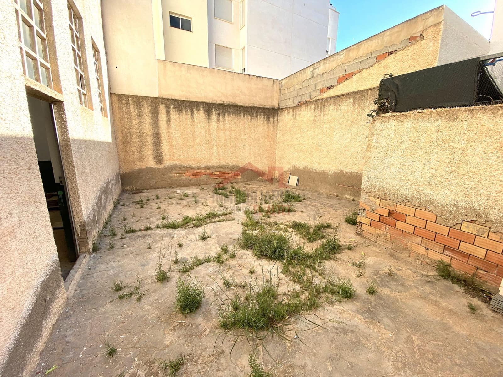 Erhverv til salg i Elche / Elx - € 125.000 (Ref: 8949767)