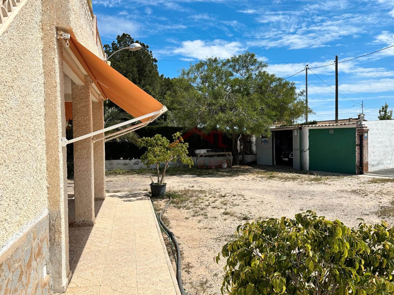 3 slaapkamer Villa te koop in Elche / Elx met zwembad garage - € 299.900 (Ref: 8967271)