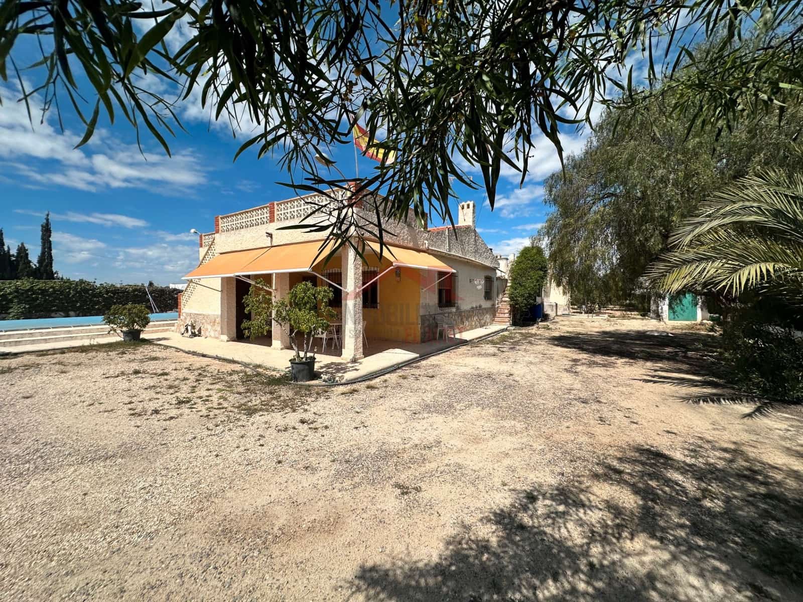 3 slaapkamer Villa te koop in Elche / Elx met zwembad garage - € 299.900 (Ref: 8967271)