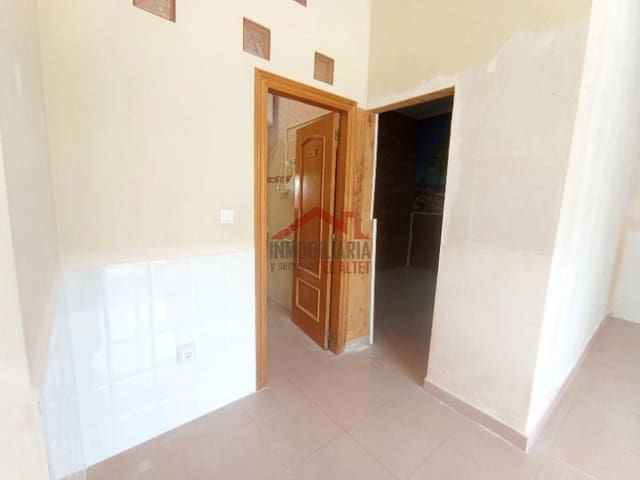 Erhverv til leje i El Altet, Elche / Elx - € 500 (Ref: 9046233)