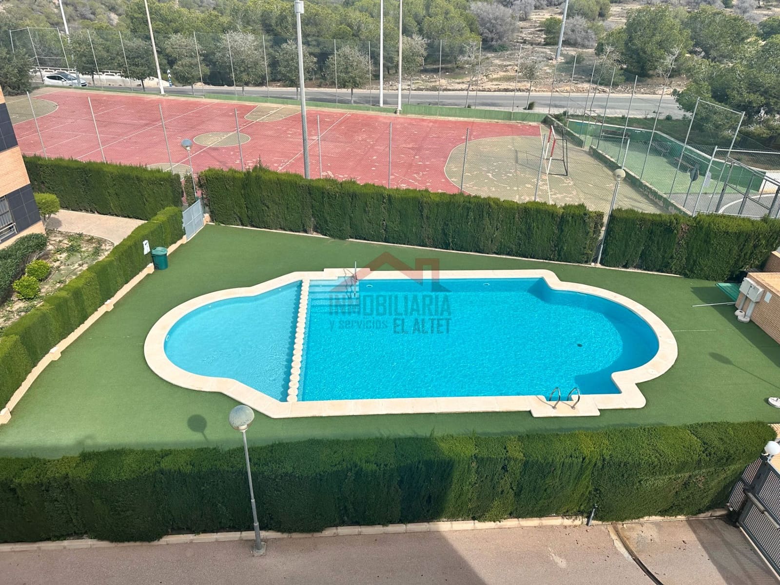 Piso de 2 habitaciones en Santa Pola en venta con garaje - 165.000 € (Ref: 9362923)