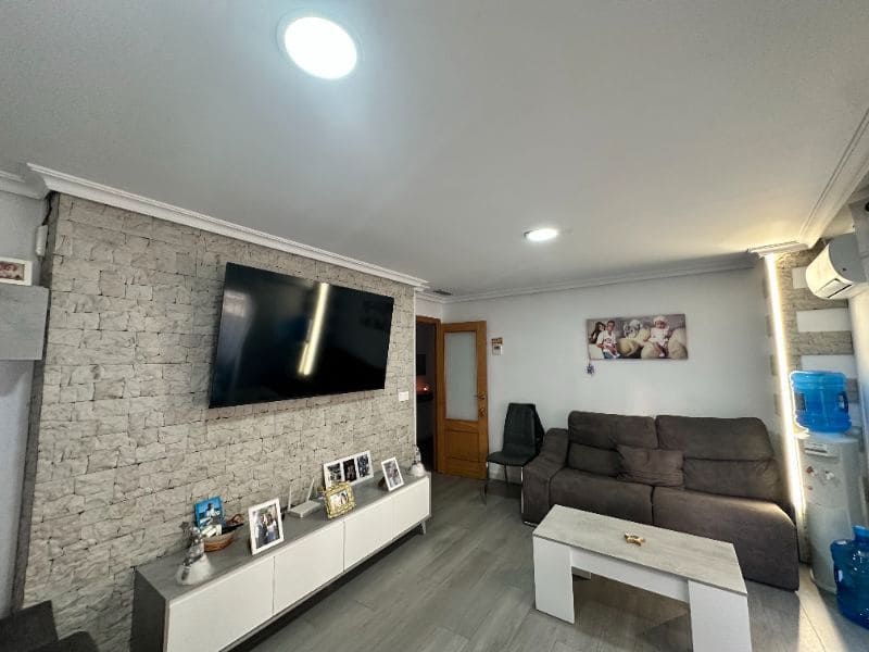 3 makuuhuone Asunto myytävänä paikassa Elche / Elx - 182 000 € (Ref: 9405801)