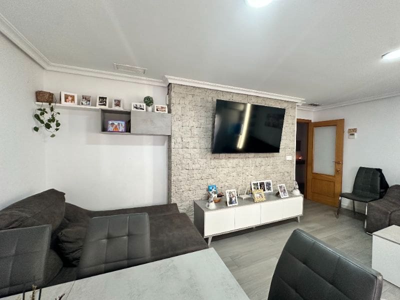 3 makuuhuone Asunto myytävänä paikassa Elche / Elx - 182 000 € (Ref: 9405801)