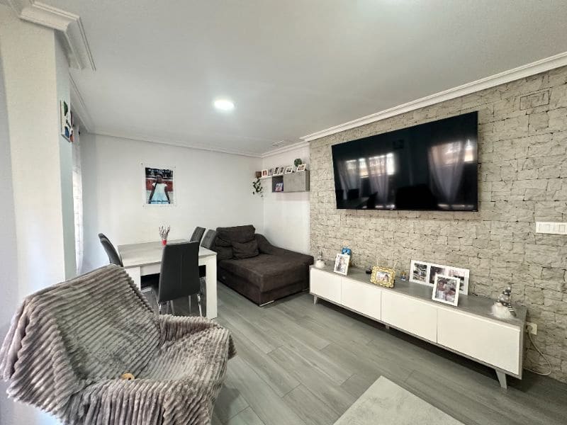 3 makuuhuone Asunto myytävänä paikassa Elche / Elx - 182 000 € (Ref: 9405801)