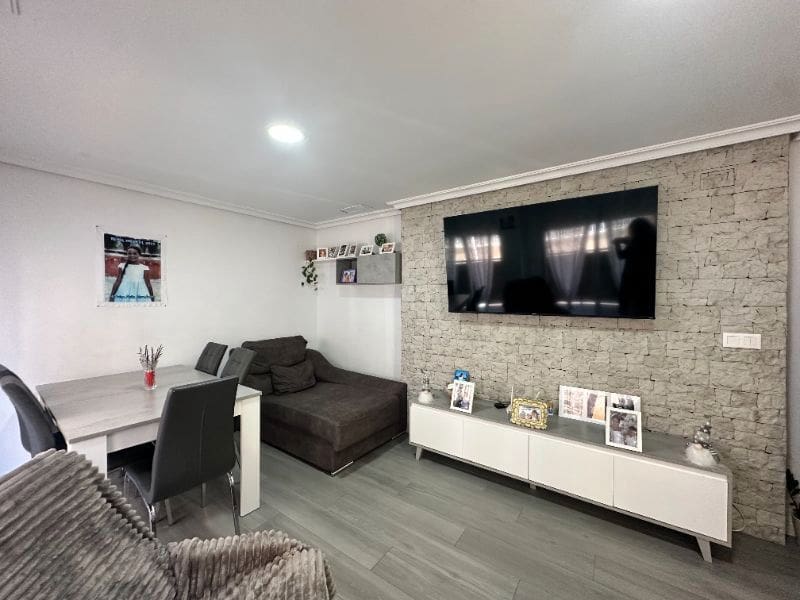 3 makuuhuone Asunto myytävänä paikassa Elche / Elx - 182 000 € (Ref: 9405801)