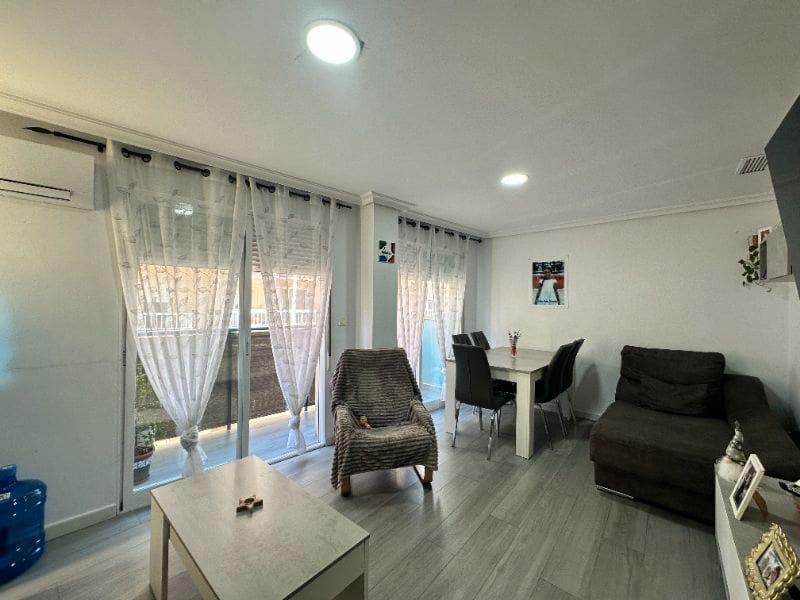 3 makuuhuone Asunto myytävänä paikassa Elche / Elx - 182 000 € (Ref: 9405801)