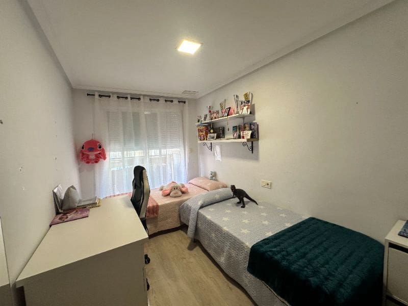 3 makuuhuone Asunto myytävänä paikassa Elche / Elx - 182 000 € (Ref: 9405801)