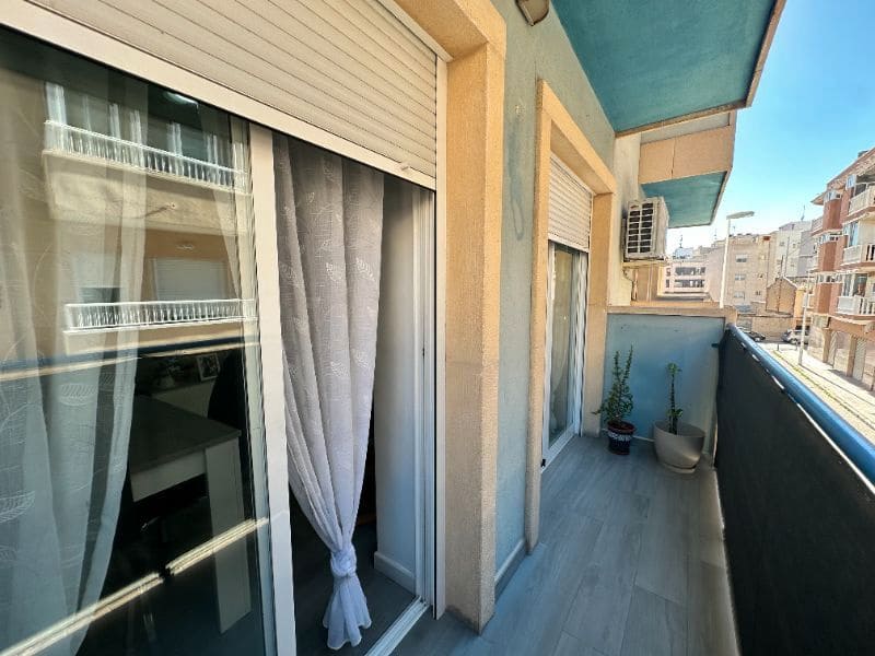 3 makuuhuone Asunto myytävänä paikassa Elche / Elx - 182 000 € (Ref: 9405801)