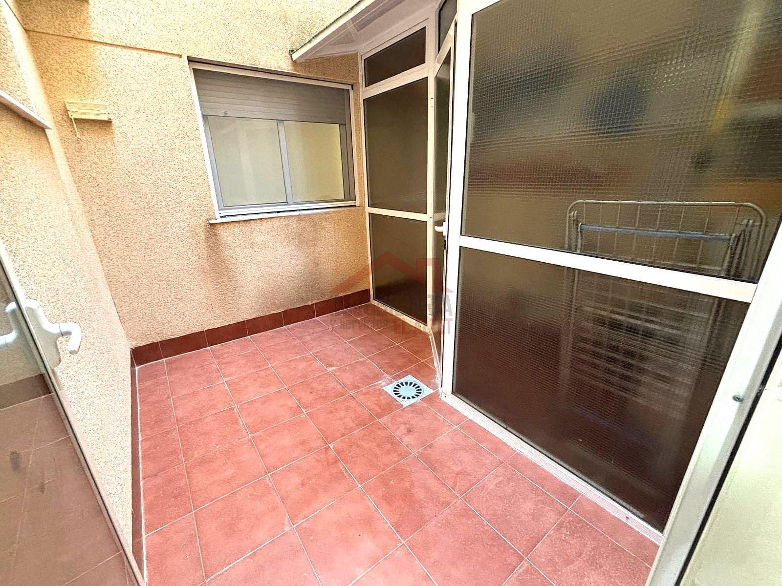 2 Zimmer Apartment zu vermieten in Santa Pola mit Pool - 850 € (Ref: 9454754)