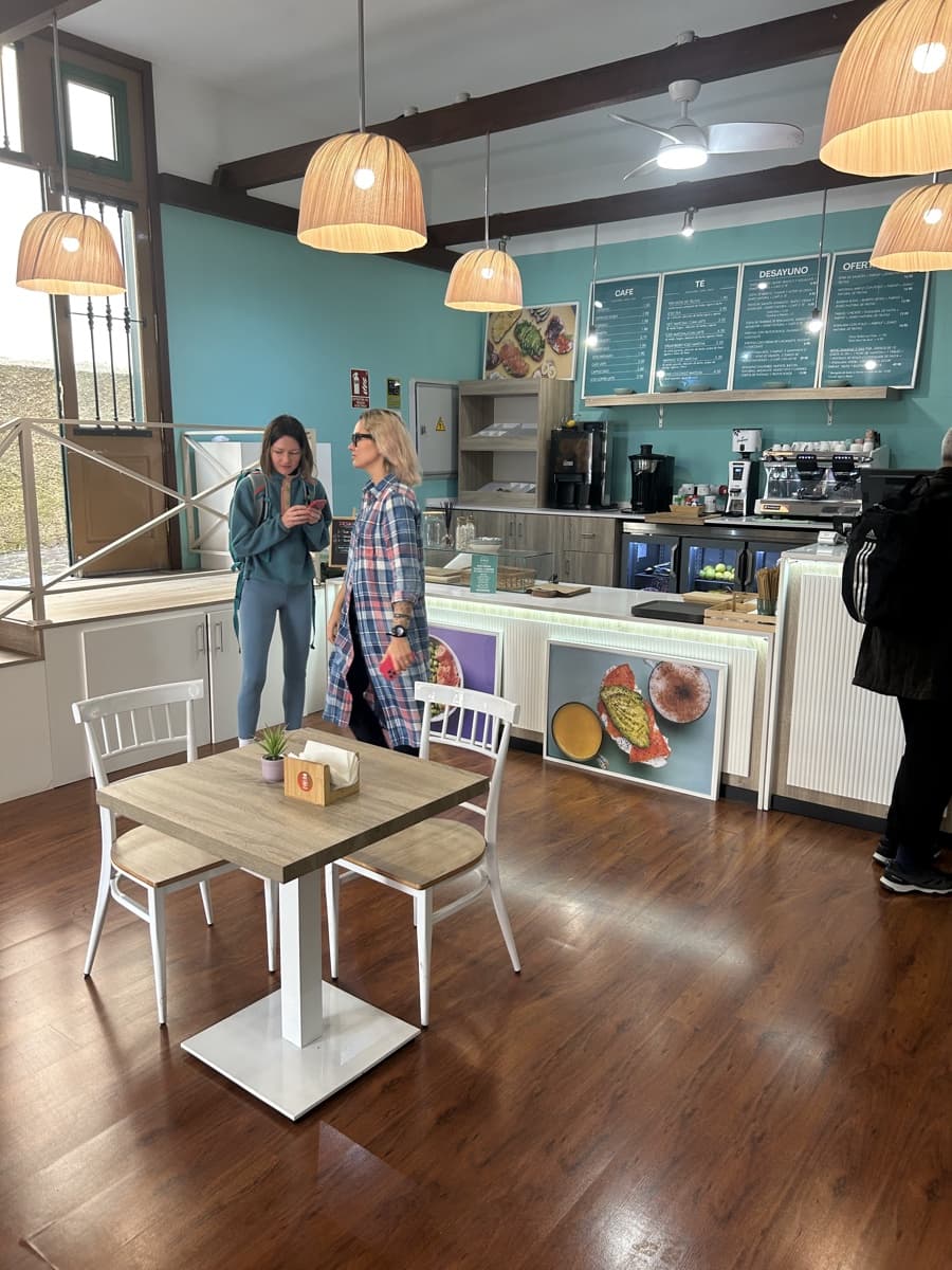 Restaurant/Bar for rent in San Cristobal de La Laguna - € 1,100 (Ref: 9585253)