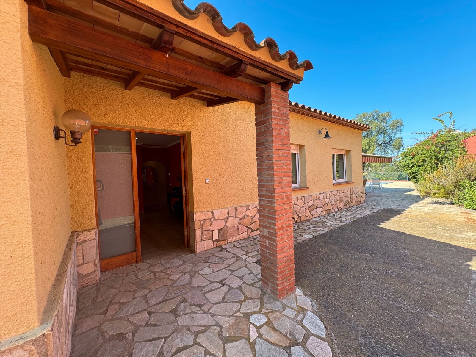 4 soveværelse Villa til salg i Santa Cristina d'Aro med swimmingpool - € 550.000 (Ref: 8782584)