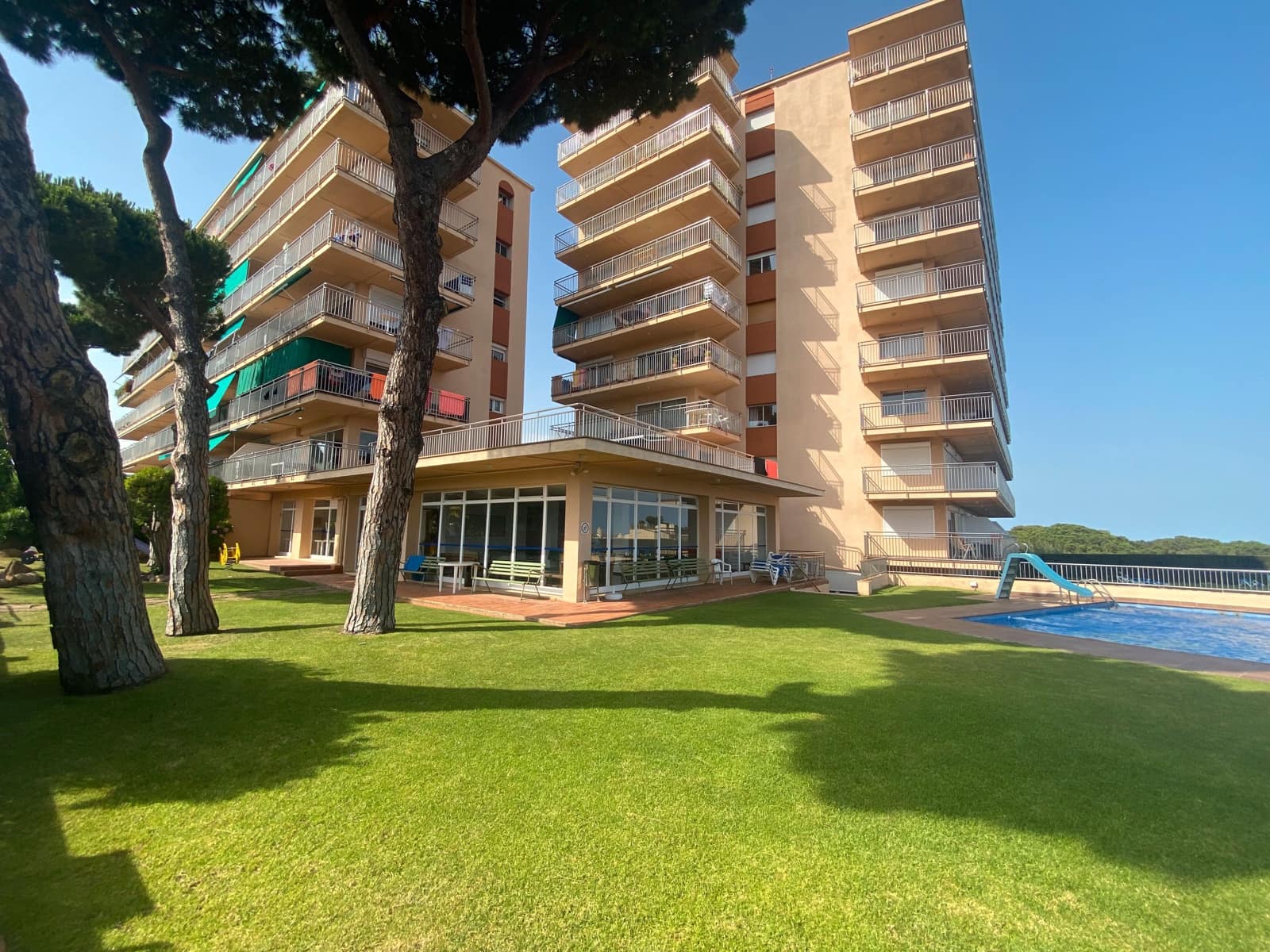 2 bedroom Flat for sale in Sant Feliu de Guixols with pool garage - € 350,000 (Ref: 8782590)