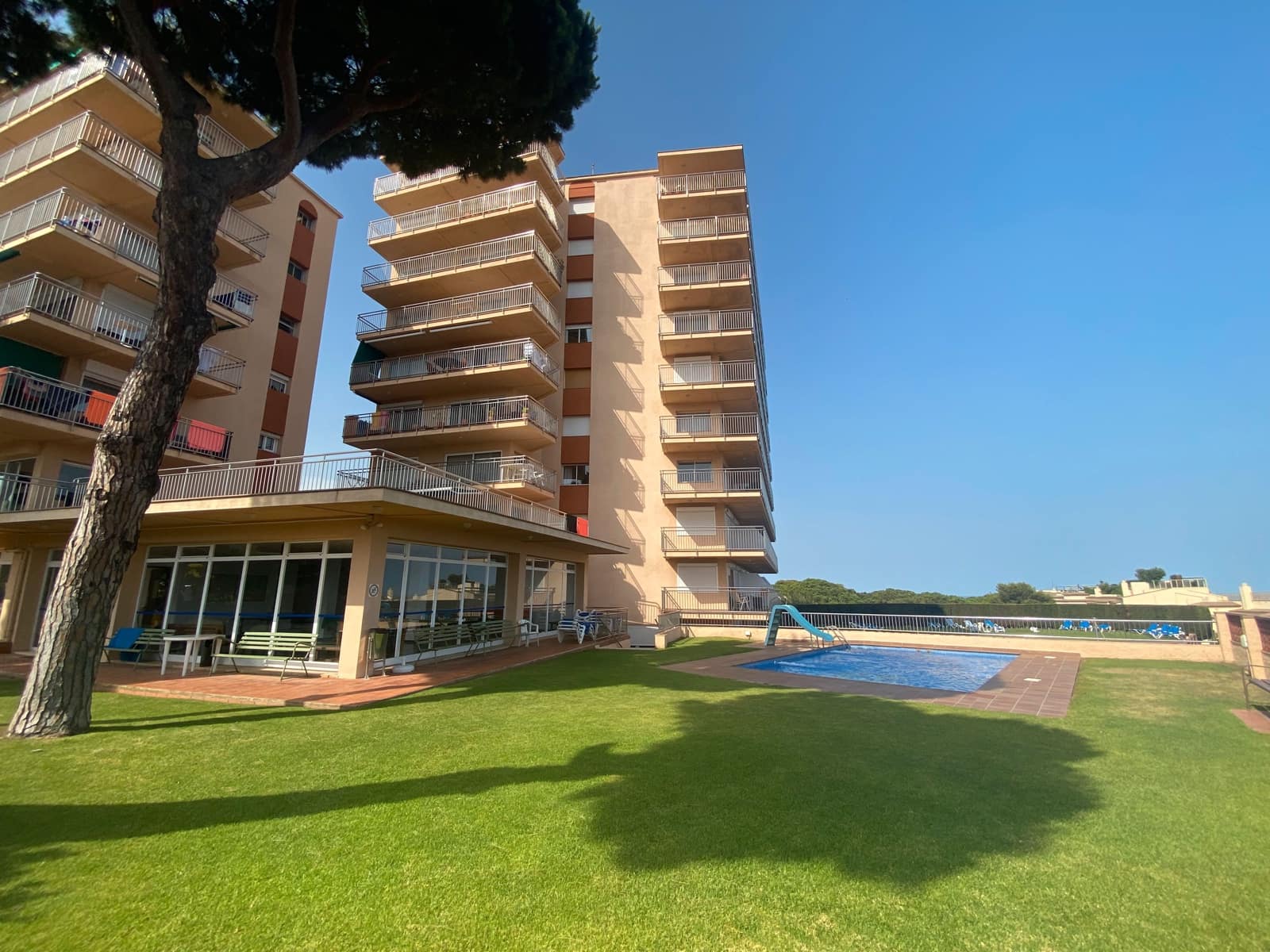 2 bedroom Flat for sale in Sant Feliu de Guixols with pool garage - € 350,000 (Ref: 8782590)