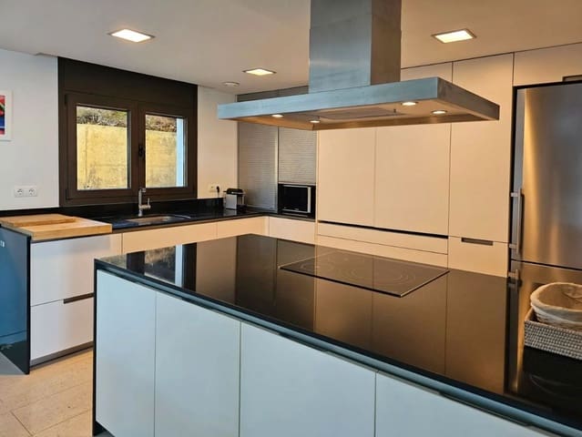 Villa te koop in Begur met zwembad garage - € 2.225.000 (Ref: 9101250)