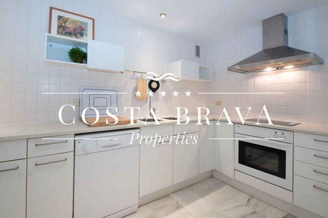 3 bedroom Beach Apartment for rent in Tamariu, Palafrugell with garage - € 1,830 (Ref: 9414552)