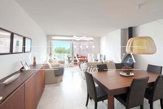 3 bedroom Beach Apartment for rent in Tamariu, Palafrugell with garage - € 1,830 (Ref: 9414552)