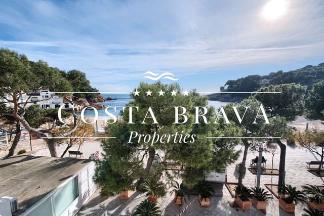 3 bedroom Beach Apartment for rent in Tamariu, Palafrugell with garage - € 1,830 (Ref: 9414552)