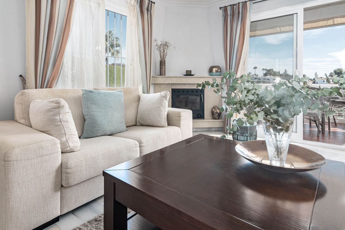 Chalet de 3 habitaciones en Calahonda en venta con piscina - 649.500 € (Ref: 10014809)