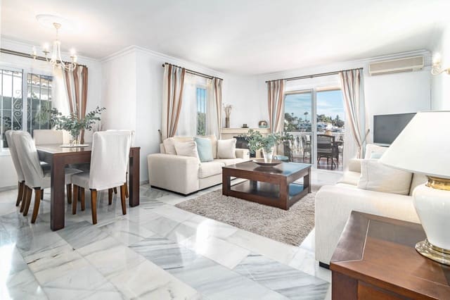 3 bedroom Villa for sale in Calahonda, Mijas with pool - € 649,500 (Ref: 10014809)