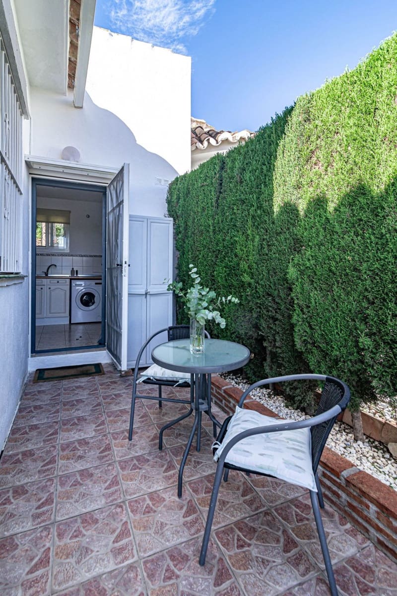 Chalet de 3 habitaciones en Calahonda en venta con piscina - 649.500 € (Ref: 10014809)