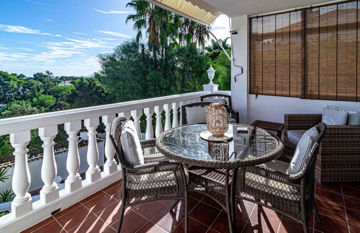 Chalet de 3 habitaciones en Calahonda en venta con piscina - 649.500 € (Ref: 10014809)