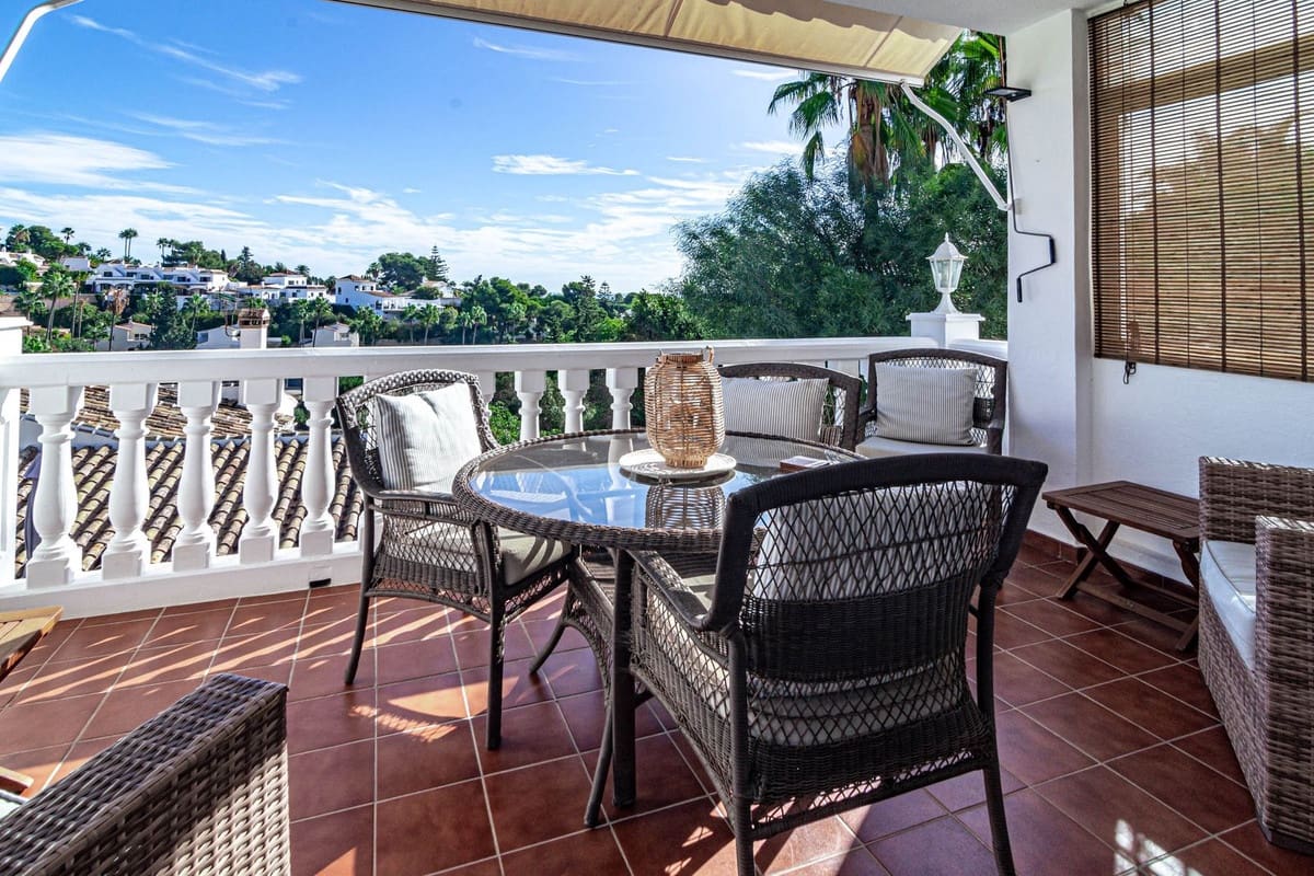 Chalet de 3 habitaciones en Calahonda en venta con piscina - 649.500 € (Ref: 10014809)