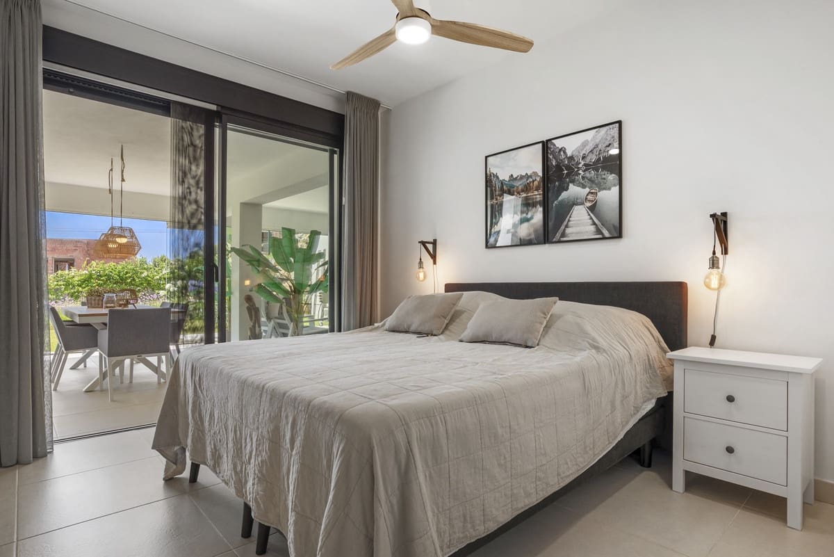 2 bedroom Apartment for sale in Estepona with pool - € 495,000 (Ref: 10014810)
