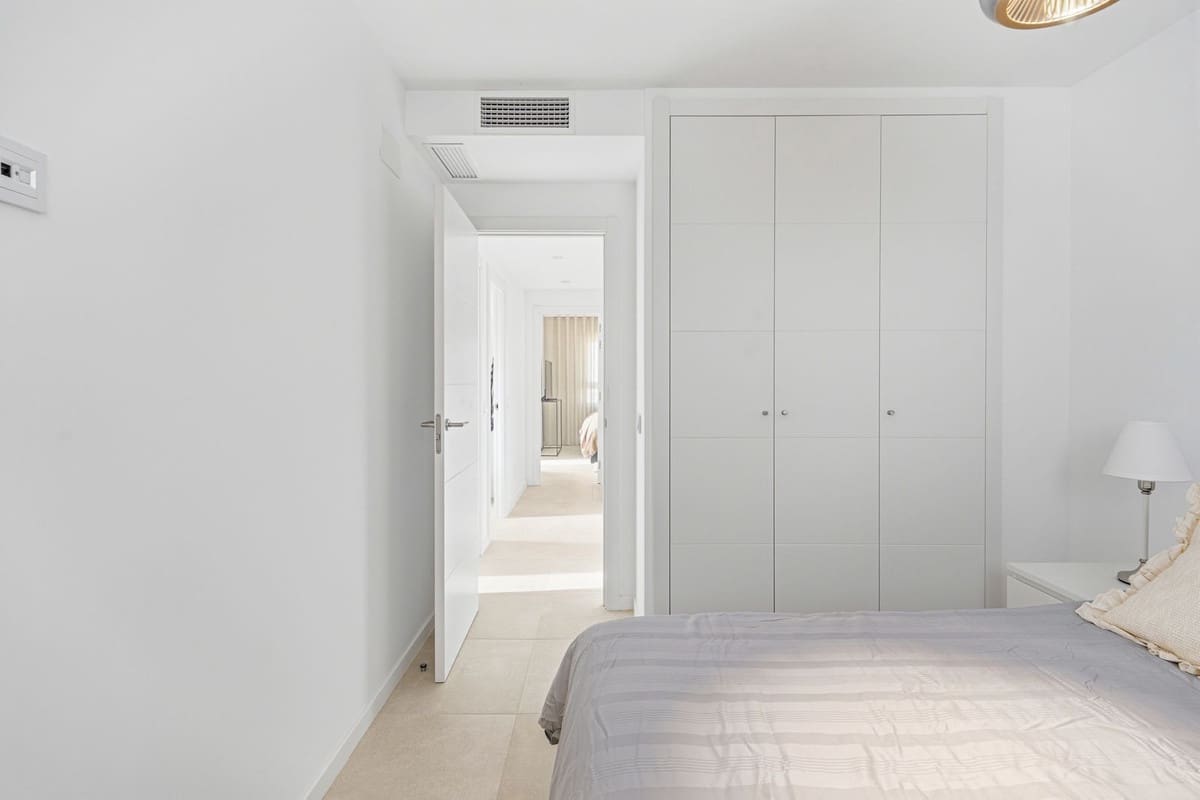3 makuuhuone Omakotitalo myytävänä paikassa La Cala de Mijas mukana uima-altaan - 799 000 € (Ref: 10019754)