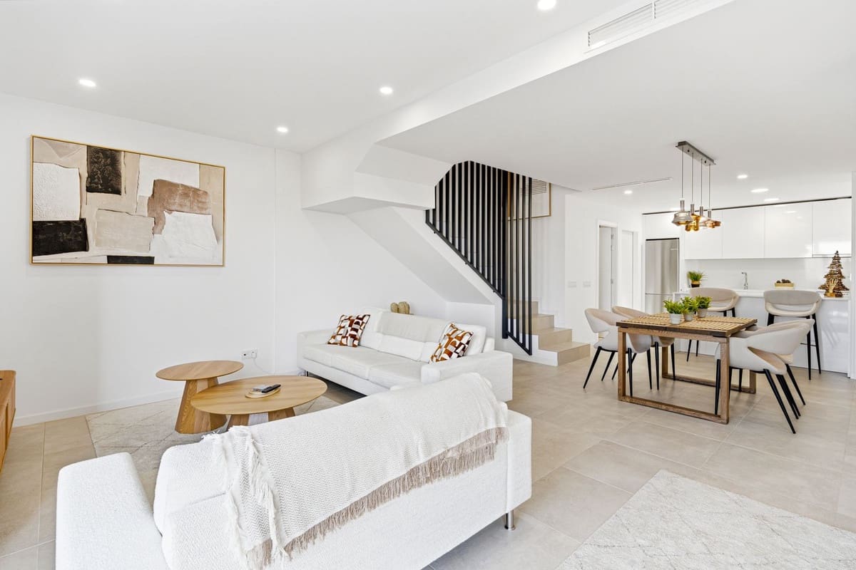 3 makuuhuone Omakotitalo myytävänä paikassa La Cala de Mijas mukana uima-altaan - 799 000 € (Ref: 10019754)