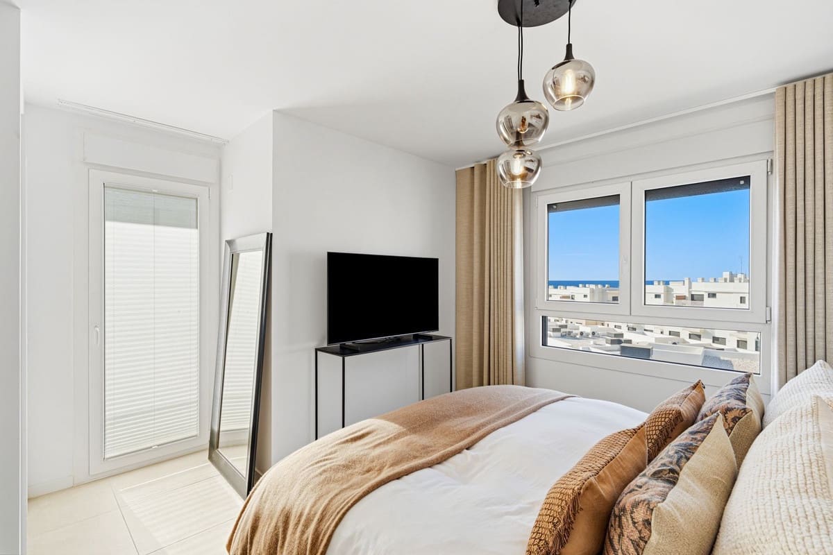 3 makuuhuone Omakotitalo myytävänä paikassa La Cala de Mijas mukana uima-altaan - 799 000 € (Ref: 10019754)
