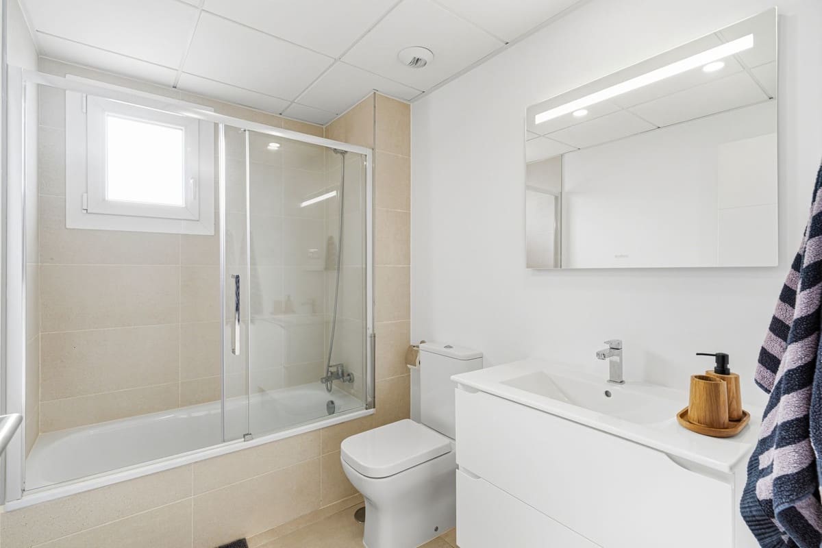 3 makuuhuone Omakotitalo myytävänä paikassa La Cala de Mijas mukana uima-altaan - 799 000 € (Ref: 10019754)