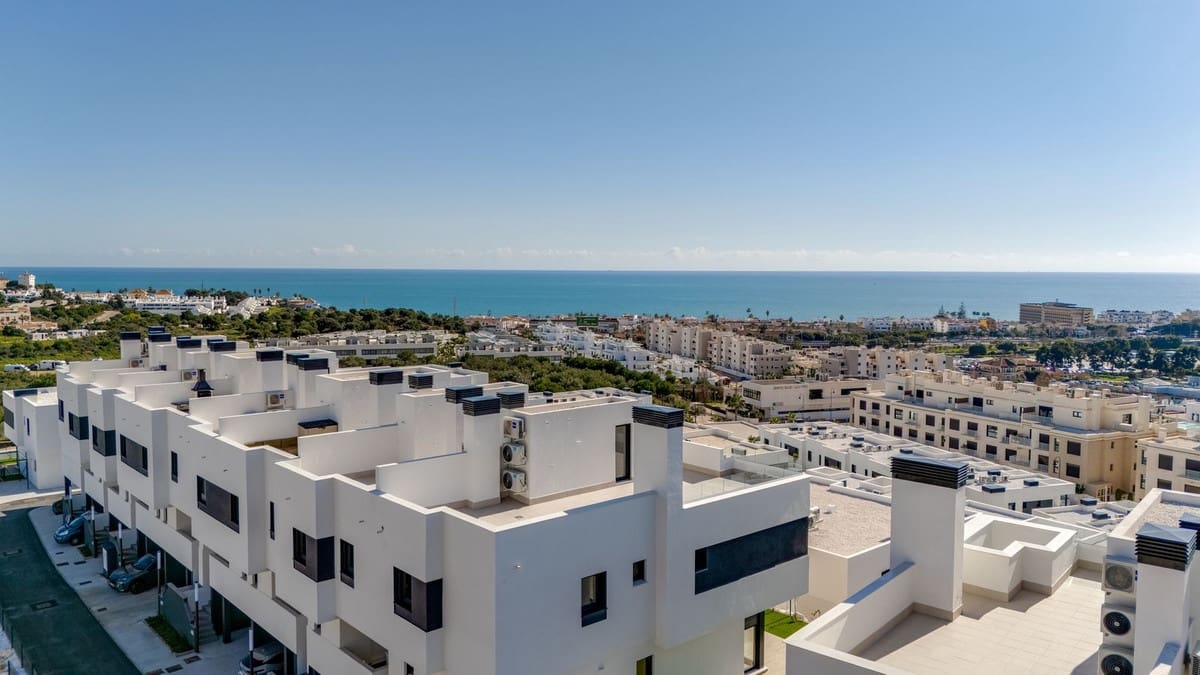 3 makuuhuone Omakotitalo myytävänä paikassa La Cala de Mijas mukana uima-altaan - 799 000 € (Ref: 10019754)