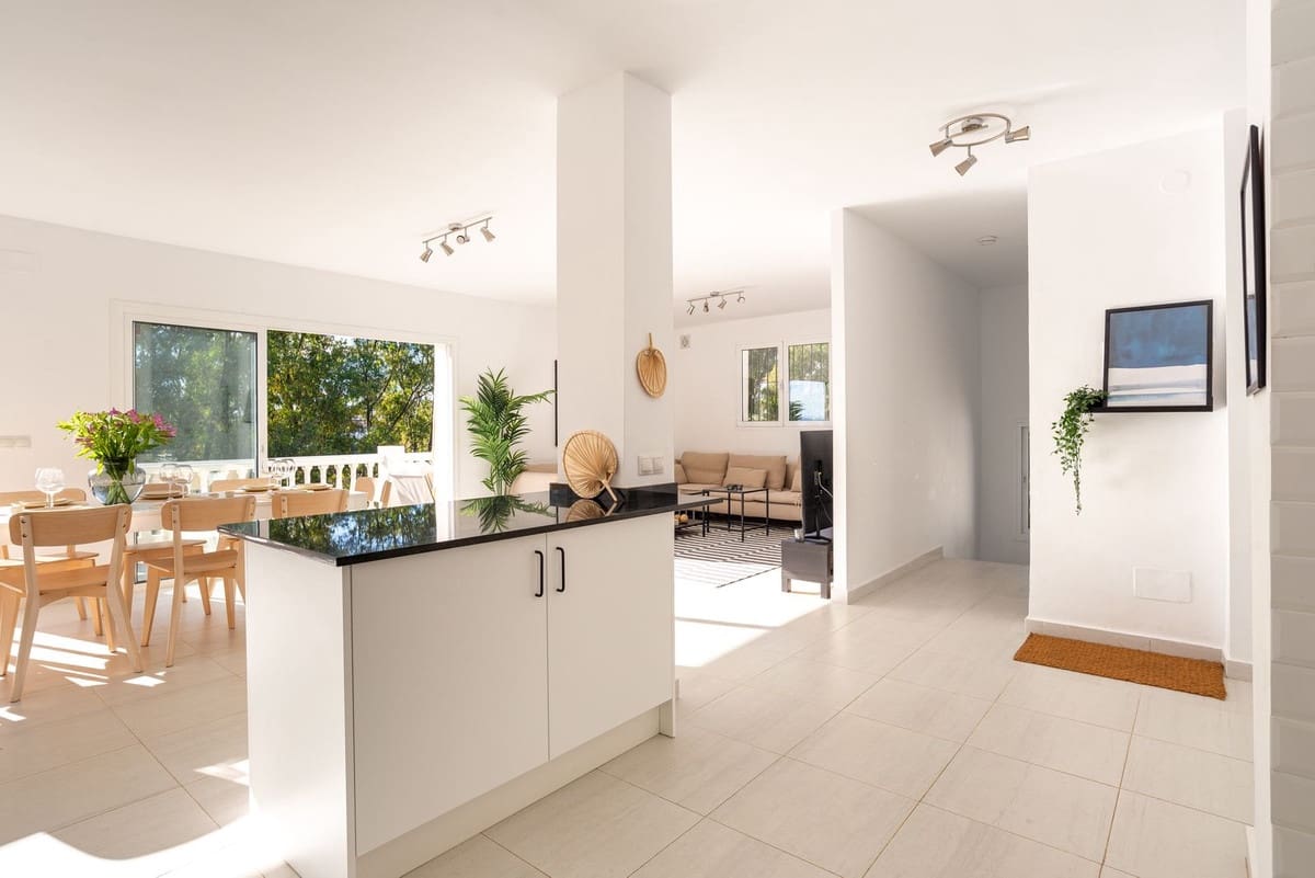 3 bedroom Villa for sale in Torrenueva with pool - € 890,000 (Ref: 10023262)