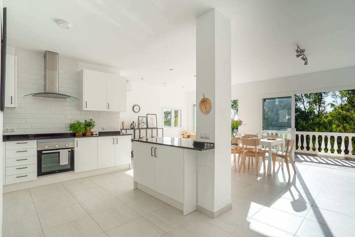 3 bedroom Villa for sale in Torrenueva with pool - € 890,000 (Ref: 10023262)