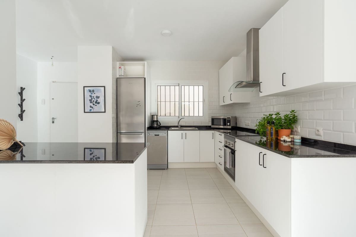 3 bedroom Villa for sale in Torrenueva with pool - € 890,000 (Ref: 10023262)