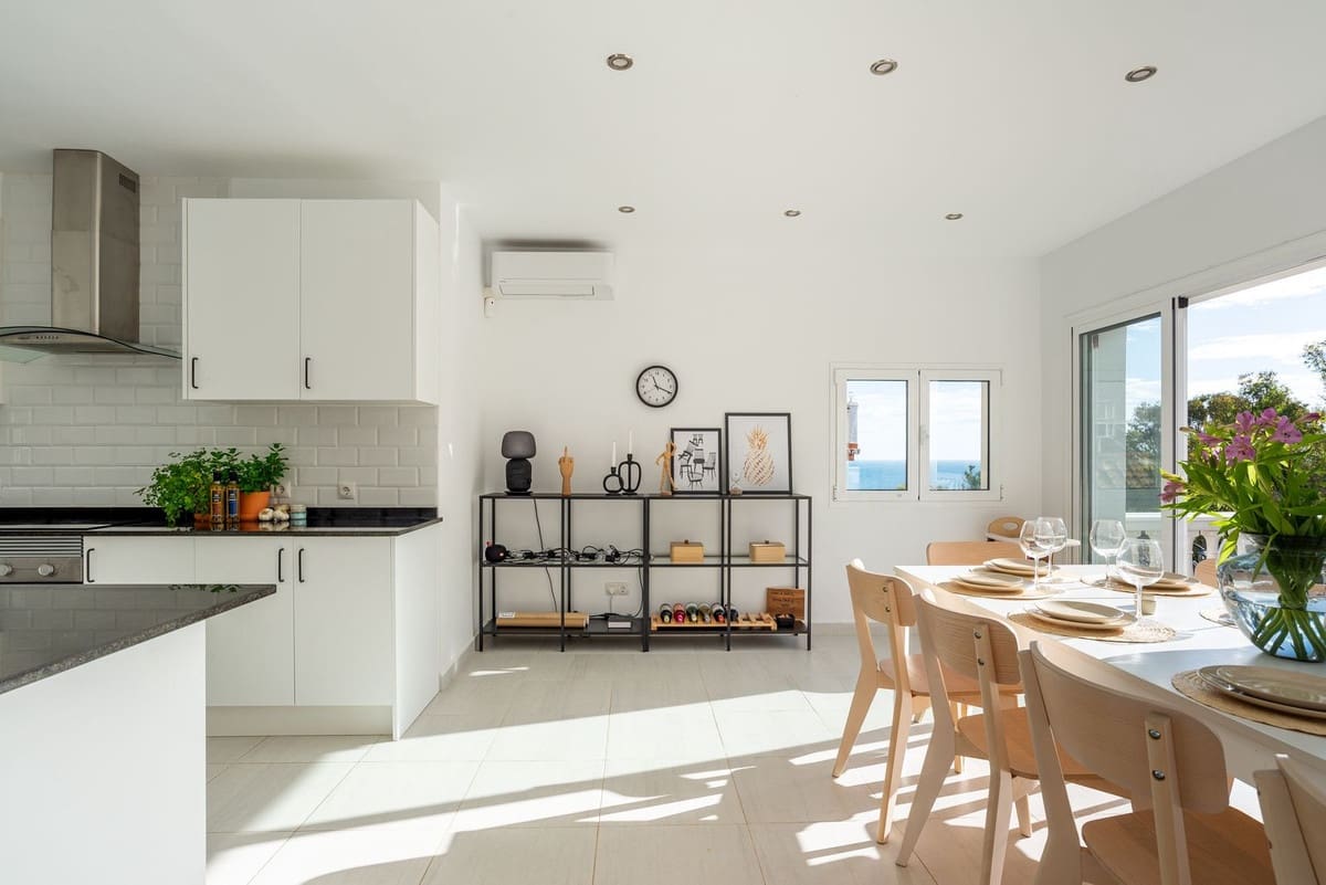 3 bedroom Villa for sale in Torrenueva with pool - € 890,000 (Ref: 10023262)