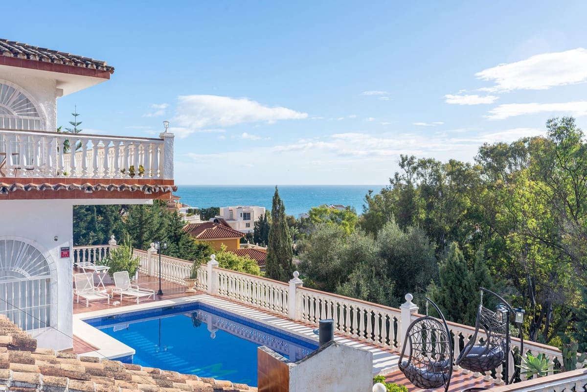 3 bedroom Villa for sale in Torrenueva with pool - € 890,000 (Ref: 10023262)