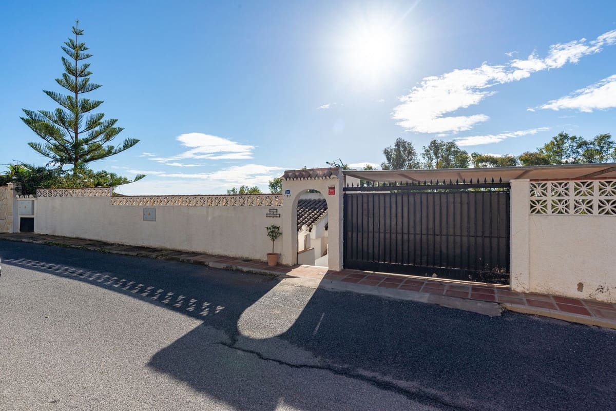 3 bedroom Villa for sale in Torrenueva with pool - € 890,000 (Ref: 10023262)