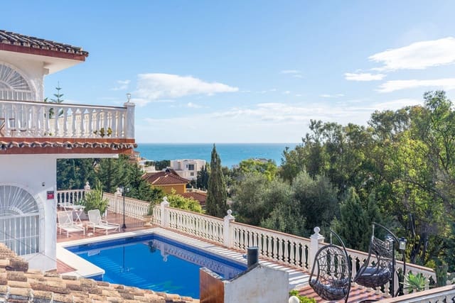 3 makuuhuone Huvila myytävänä paikassa Torrenueva, Mijas mukana uima-altaan - 890 000 € (Ref: 10023262)