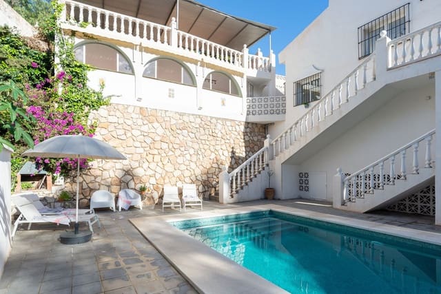 3 makuuhuone Huvila myytävänä paikassa Torrenueva, Mijas mukana uima-altaan - 890 000 € (Ref: 10023262)