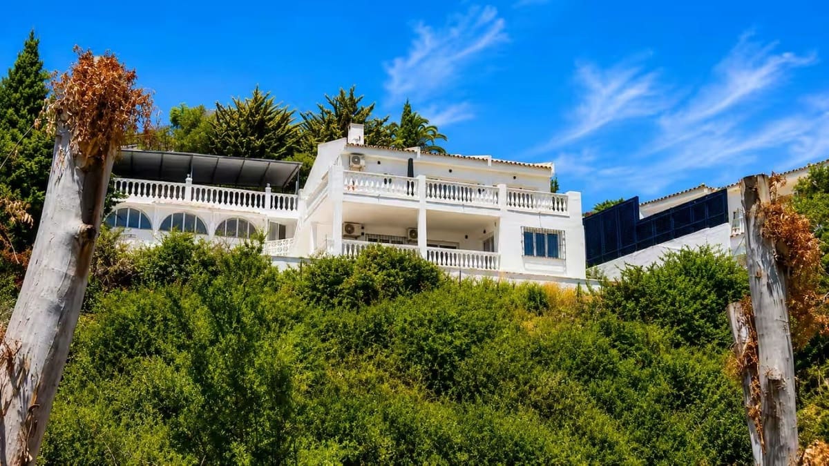 3 bedroom Villa for sale in Torrenueva with pool - € 890,000 (Ref: 10023262)
