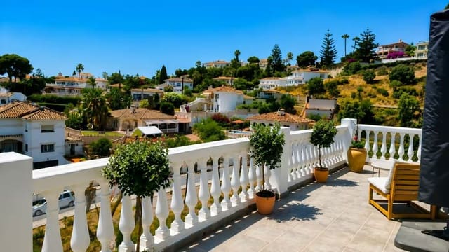 3 makuuhuone Huvila myytävänä paikassa Torrenueva, Mijas mukana uima-altaan - 890 000 € (Ref: 10023262)