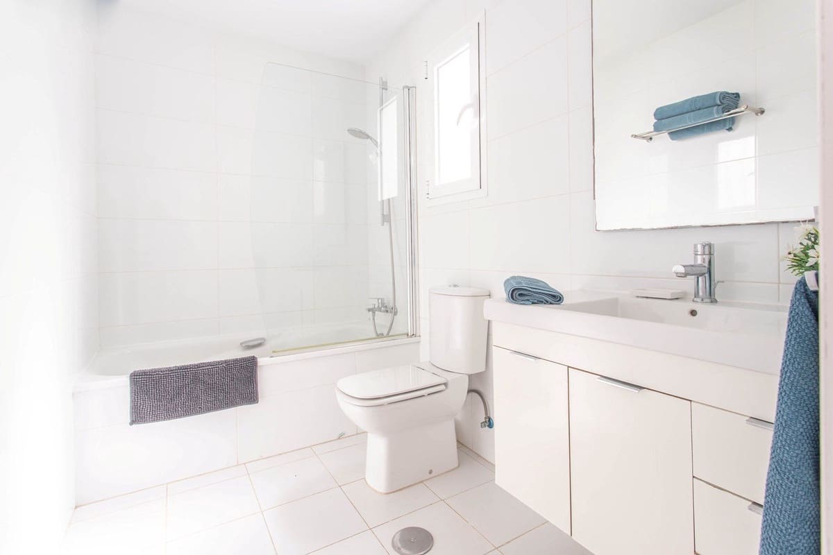 2 soverom Hus til salgs i Riviera del Sol med svømmebasseng - € 599 950 (Ref: 10025037)