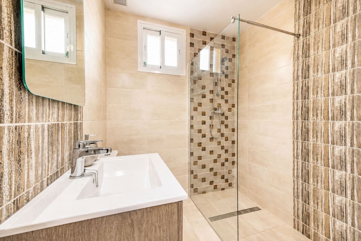 2 sypialnia Apartament na sprzedaż w Calahonda z basenem - 395 000 € (Ref: 10025039)