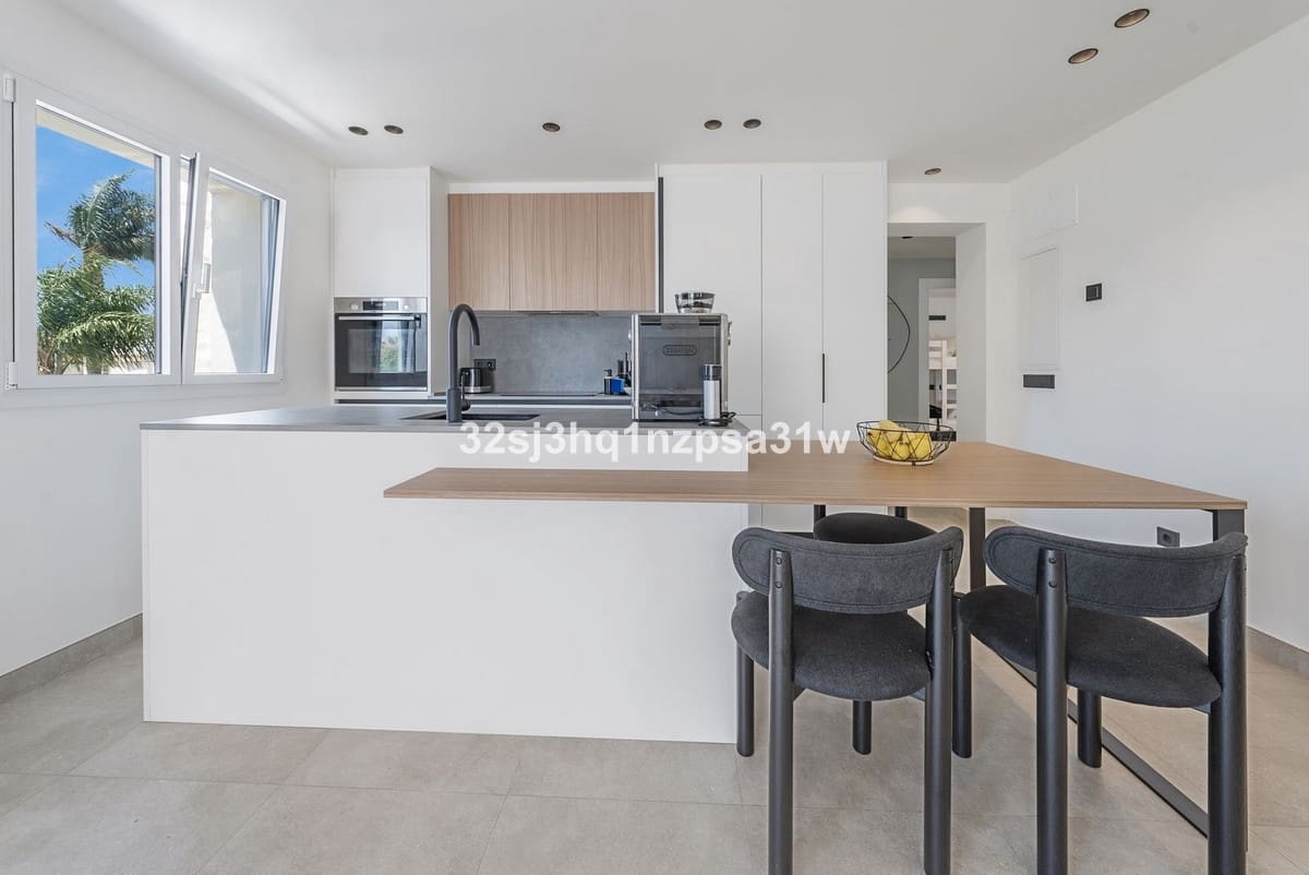 2 slaapkamer Penthouse te koop in Estepona met zwembad - € 475.000 (Ref: 10088554)