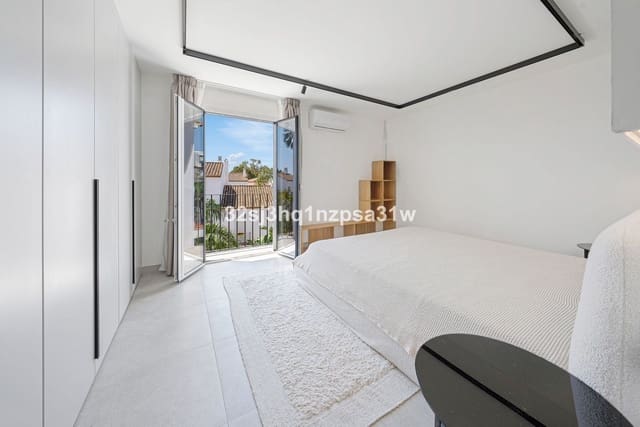2 quarto Penthouse para venda em Estepona com piscina - 475 000 € (Ref: 10088554)