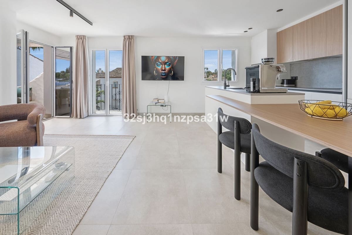 2 slaapkamer Penthouse te koop in Estepona met zwembad - € 475.000 (Ref: 10088554)