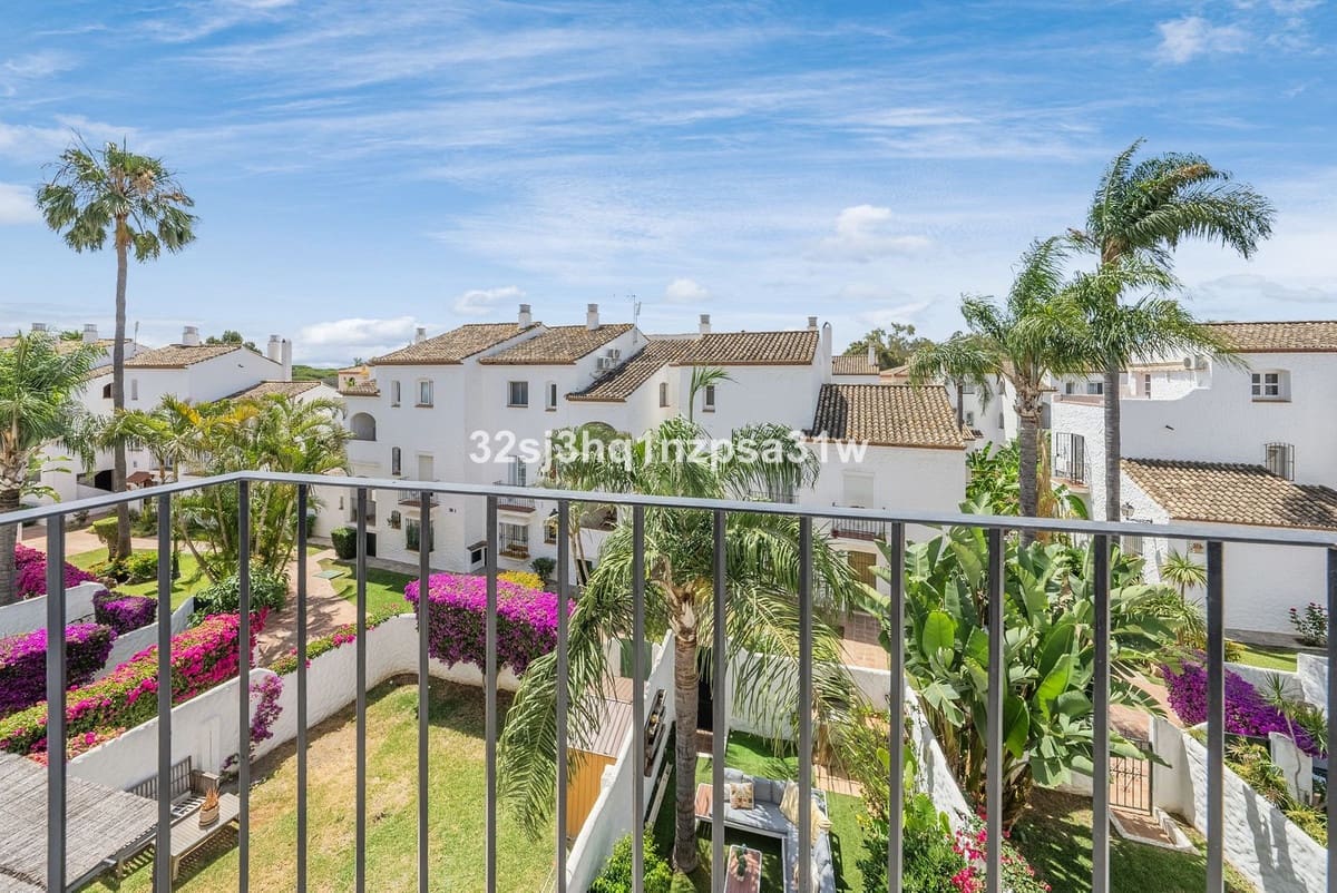 2 slaapkamer Penthouse te koop in Estepona met zwembad - € 475.000 (Ref: 10088554)